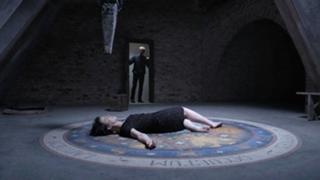 Olivia Williams feet photo thumbnail