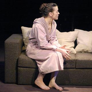 Olivia Williams feet photo thumbnail