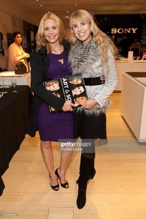 Olivia d'Abo feet photo thumbnail