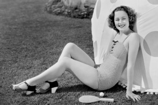 Olivia de Havilland feet photo 10
