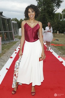 Omenaa Mensah feet photo 3