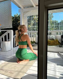 Omer Nudelman feet photo thumbnail