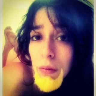 Oona Chaplin feet photo thumbnail
