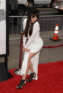 Oona Chaplin feet photo thumbnail