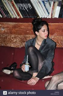 Oona Chaplin feet photo thumbnail
