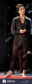 Oona Chaplin feet photo thumbnail