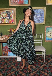 Oona Chaplin feet photo thumbnail