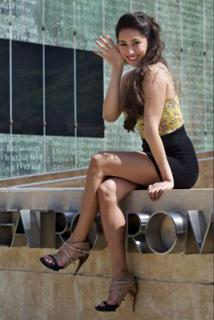 Oona Chaplin feet photo thumbnail