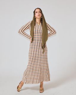 Oona Chaplin feet photo 5