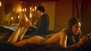 Oona Chaplin feet photo thumbnail