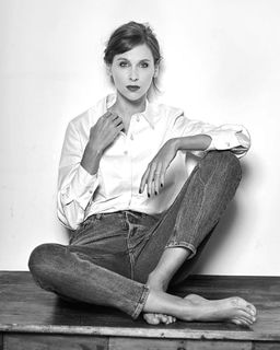 Ophélie Meunier feet photo 10