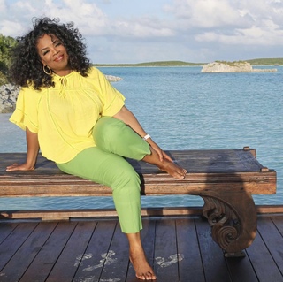 Oprah Winfrey feet photo thumbnail