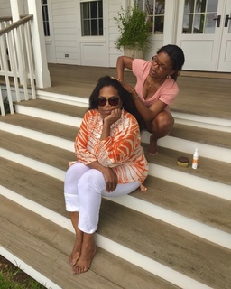 Oprah Winfrey feet photo thumbnail