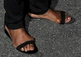 Oprah Winfrey feet photo thumbnail