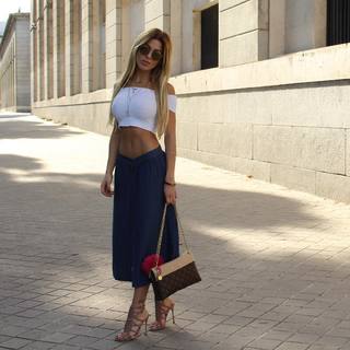 Oriana Marzoli feet photo 3