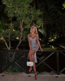 Oriana Marzoli feet photo 3