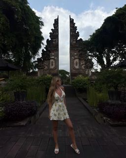 Oriana Marzoli feet photo 14