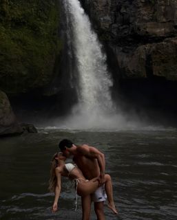 Oriana Marzoli feet photo 12