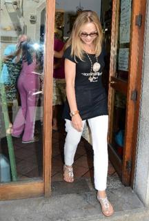 Ornella Muti feet photo thumbnail