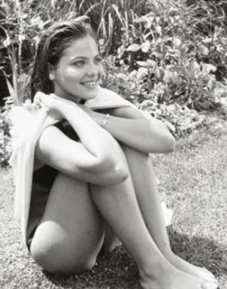 Ornella Muti feet photo thumbnail