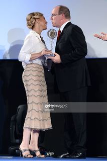 Ornella Muti feet photo thumbnail