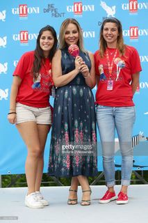 Ornella Muti feet photo thumbnail