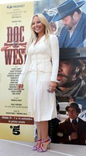 Ornella Muti feet photo thumbnail