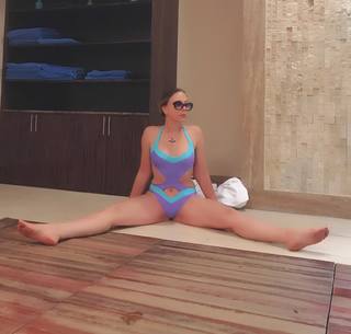 Ornella Muti feet photo thumbnail