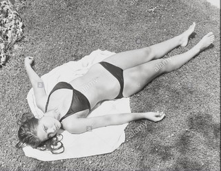 Ornella Muti feet photo thumbnail