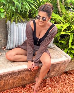 Oshadi Himasha Chavindi feet photo 9