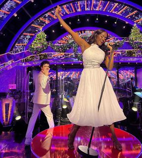 Oti Mabuse feet photo 7