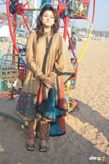 Oviya feet photo 1