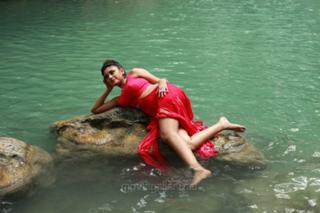 Oviya feet photo 11