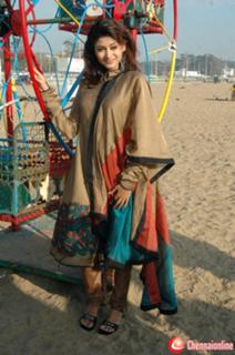 Oviya feet photo 11