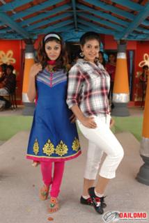 Oviya feet photo 1