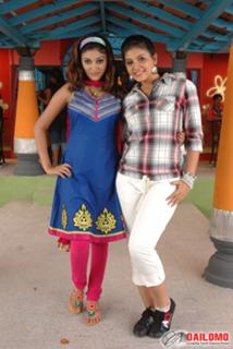 Oviya feet photo 19