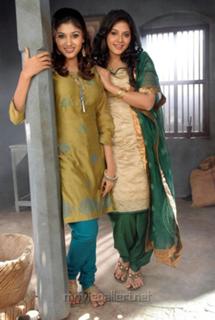 Oviya feet photo 15