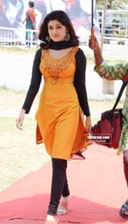 Oviya feet photo 12