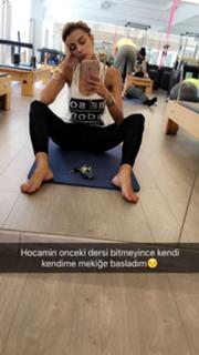 Ozge Ulusoy feet photo 17