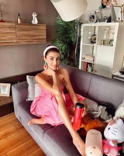 Ozge Ulusoy feet photo 7