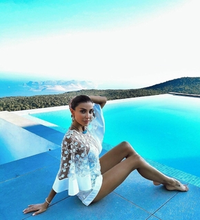 Ozge Ulusoy feet photo 17
