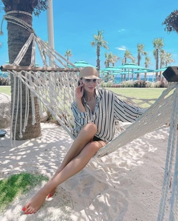 Ozge Ulusoy feet photo 10