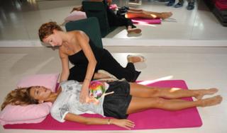 Ozge Ulusoy feet photo 7