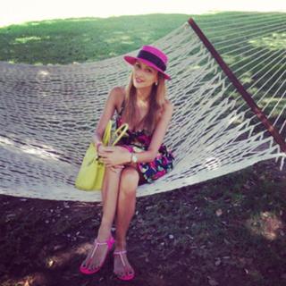 Ozge Ulusoy feet photo 2