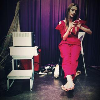 Ozge Ulusoy feet photo 1
