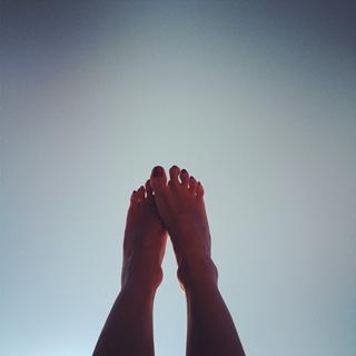 Ozge Ulusoy feet photo 11