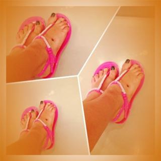 Ozge Ulusoy feet photo 9