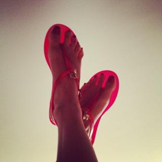 Ozge Ulusoy feet photo 7