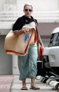 P!nk feet photo thumbnail