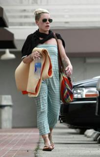 P!nk feet photo thumbnail